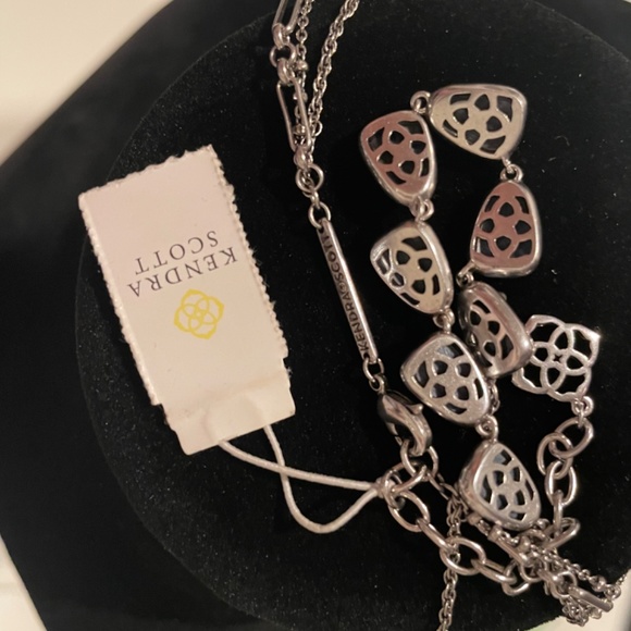 NEW KENDRA SCOTT Vintage Silver 475 Susanna Triple Strand Necklace Navy - Picture 2 of 2